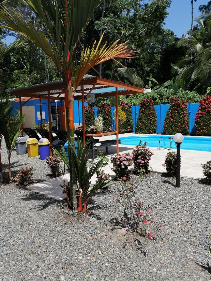 Puerto Vargas Lodge Cahuita Exteriör bild