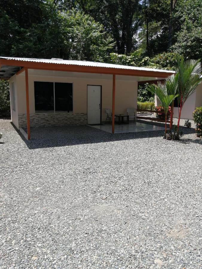 Puerto Vargas Lodge Cahuita Exteriör bild