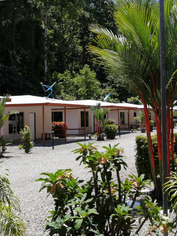 Puerto Vargas Lodge Cahuita Exteriör bild