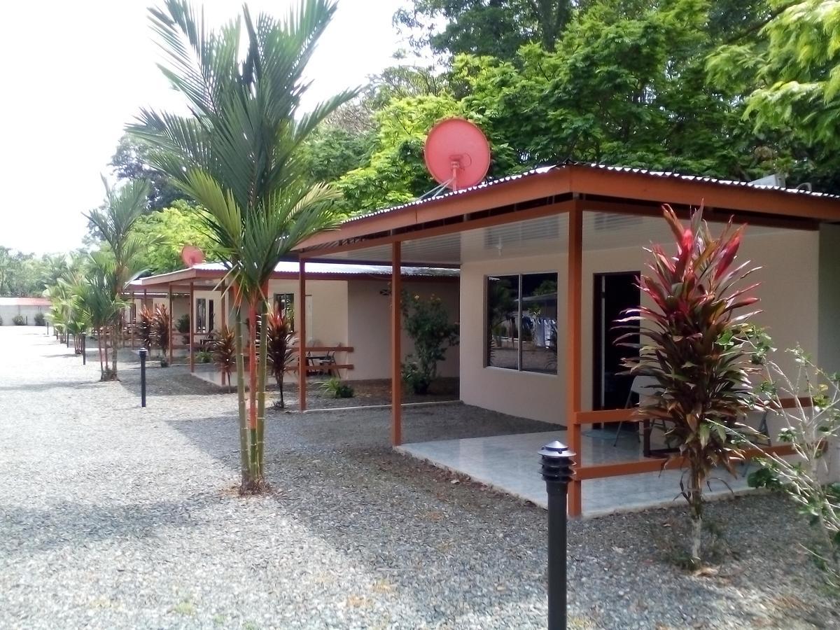 Puerto Vargas Lodge Cahuita Exteriör bild