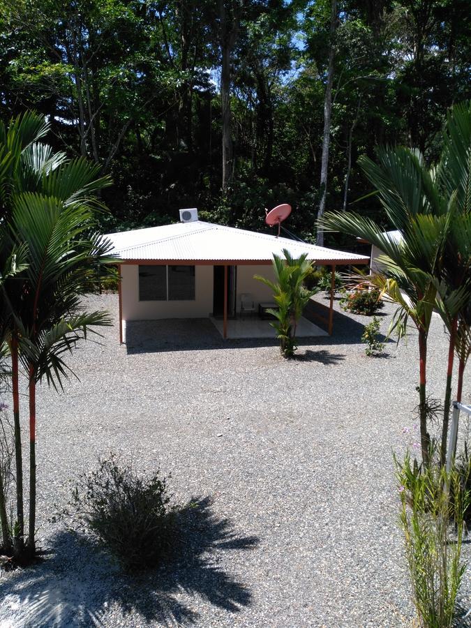 Puerto Vargas Lodge Cahuita Exteriör bild